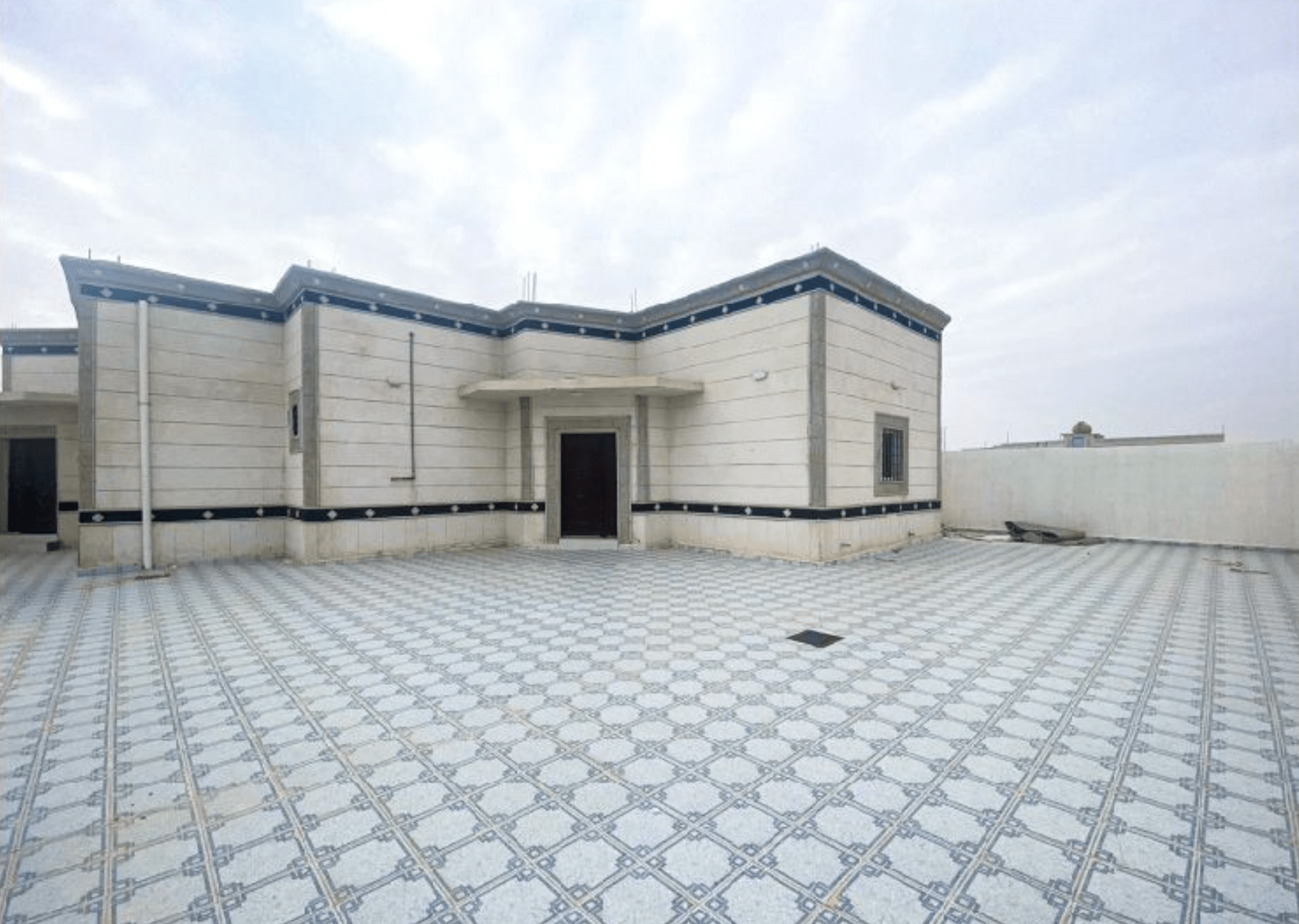 العقار الأول( فيلا سكنية)