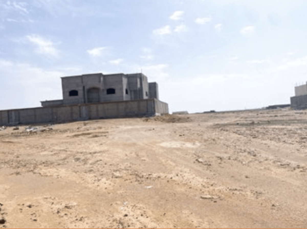 العقار الثالث ( أرض سكنية)